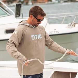 Men RTic Outdoors Pull Over Tshirt Size Small